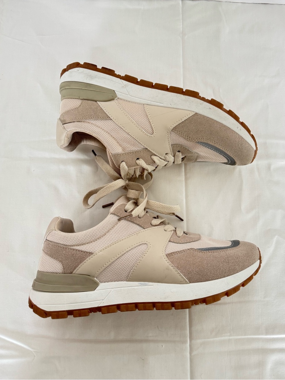 Rachel Zoe Beige and Tan Women's Sneakers - Casual Runner Style Size 9